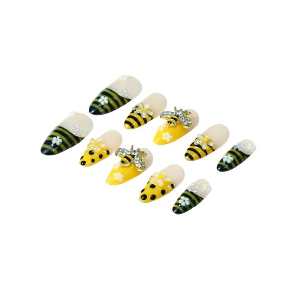 104.jpg Queen Bee